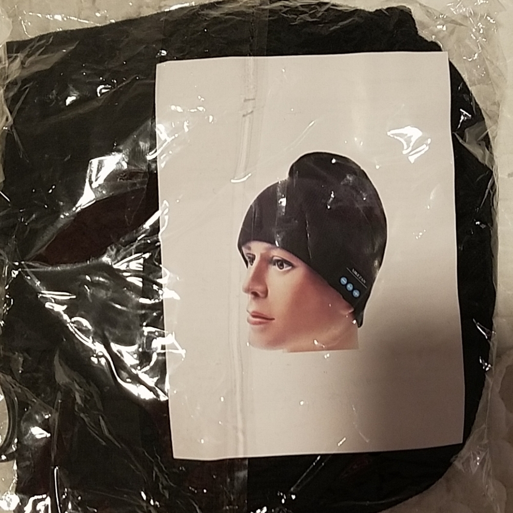 Bluetooth beanie